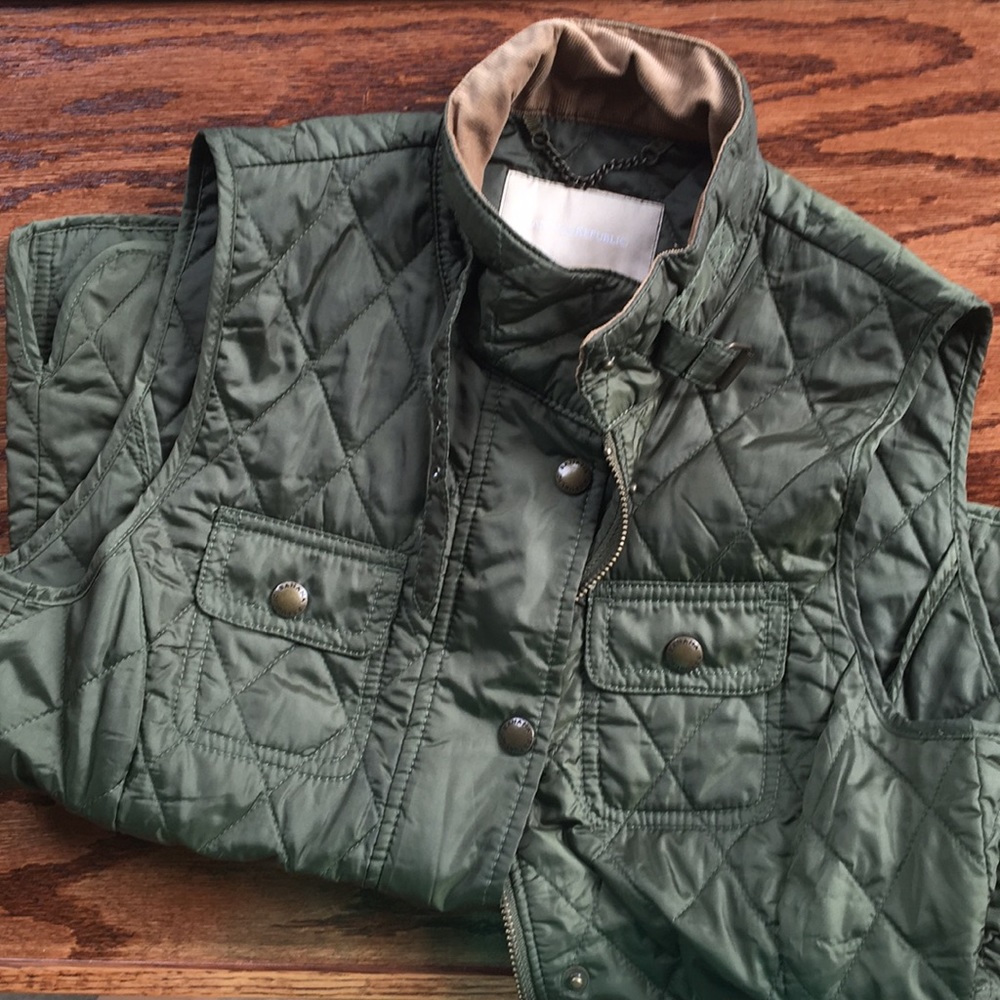 Army green quilted pattern vest